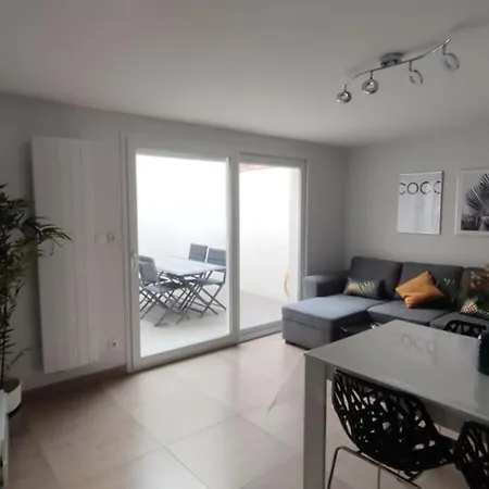 Maison De 600 M Du Marche 度假居 *