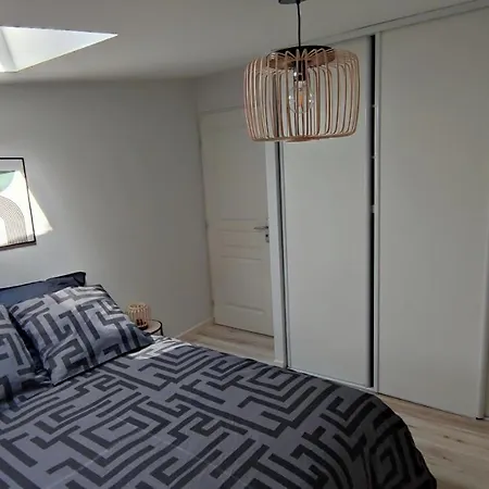 Maison De 600 M Du Marche 拉罗歇尔